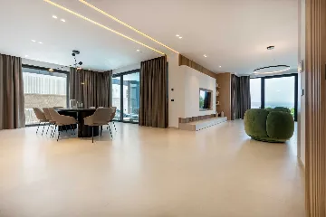 Modern Seaside Villa with Pool in Baška Voda