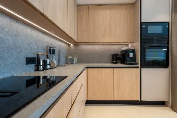 Modern Seaside Villa with Pool in Baška Voda