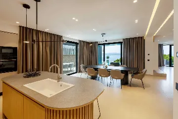 Modern Seaside Villa with Pool in Baška Voda