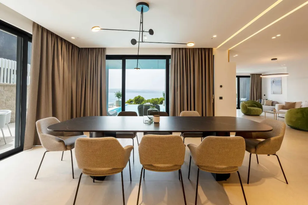 Modern Seaside Villa with Pool in Baška Voda