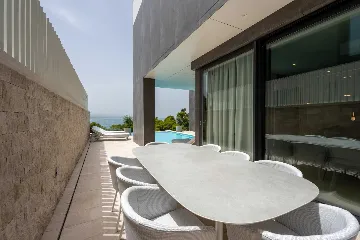 Modern Seaside Villa with Pool in Baška Voda