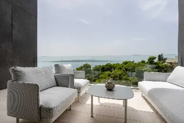 Modern Seaside Villa with Pool in Baška Voda