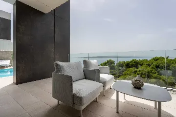 Modern Seaside Villa with Pool in Baška Voda