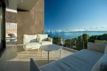 Modern Seaside Villa with Pool in Baška Voda