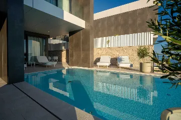 Modern Seaside Villa with Pool in Baška Voda