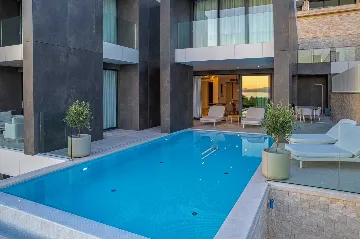 Modern Seaside Villa with Pool in Baška Voda