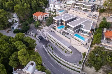 Modern Seaside Villa with Pool in Baška Voda