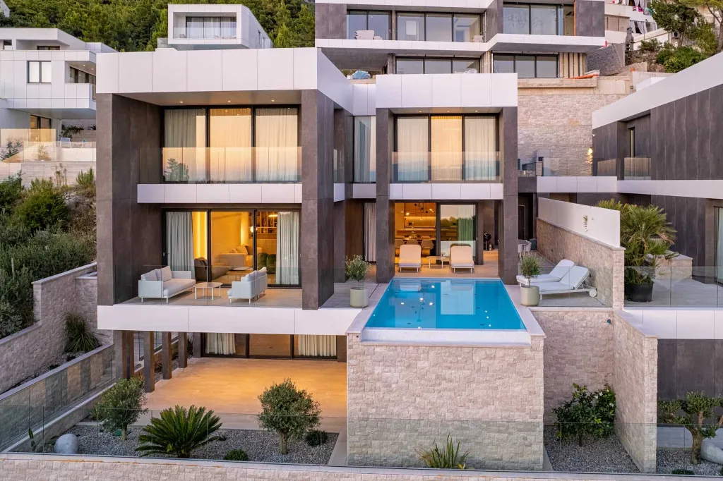 Modern Seaside Villa with Pool in Baška Voda