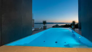 Modern Seaside Villa with Pool in Baška Voda