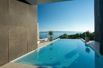 Modern Seaside Villa with Pool in Baška Voda