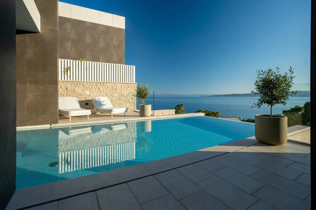 Modern Seaside Villa with Pool in Baška Voda