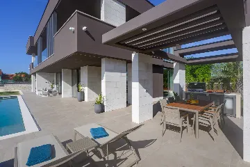 Contemporary Villa Retreat with Pool in Krnica