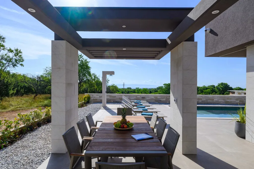 Contemporary Villa Retreat with Pool in Krnica