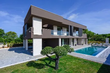 Contemporary Villa Retreat with Pool in Krnica