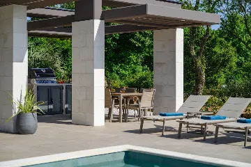 Contemporary Villa Retreat with Pool in Krnica