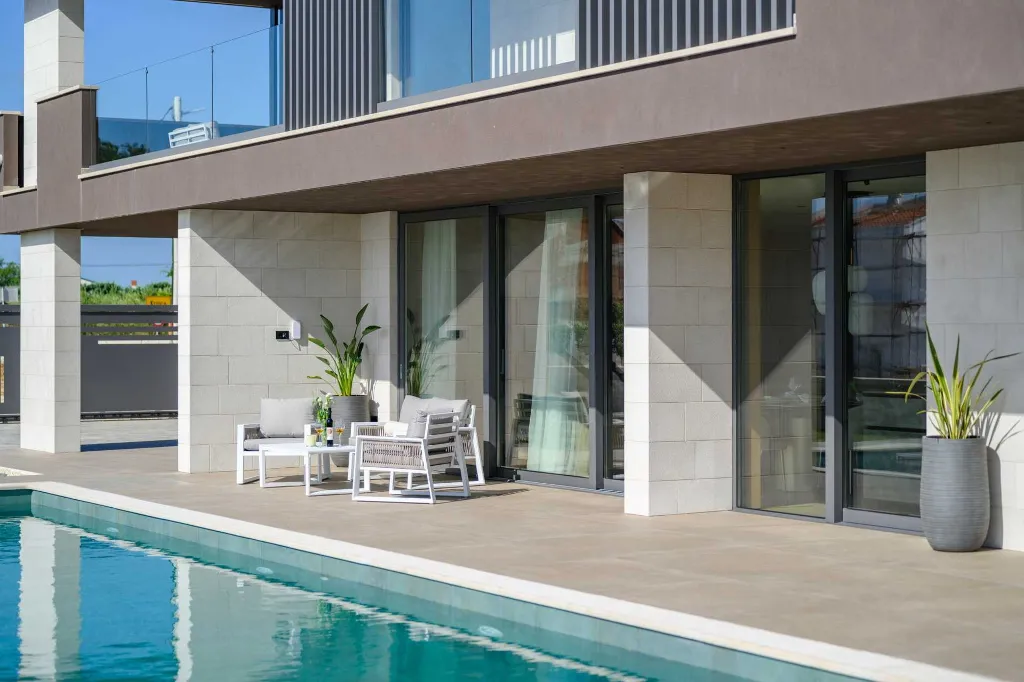 Contemporary Villa Retreat with Pool in Krnica