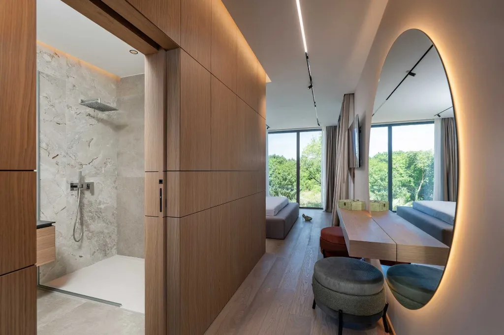 Contemporary Villa Retreat with Pool in Krnica