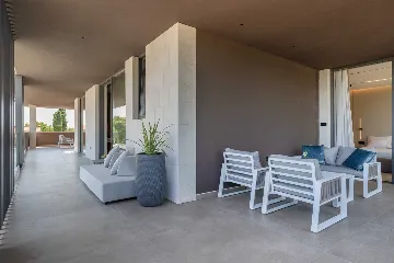 Contemporary Villa Retreat with Pool in Krnica