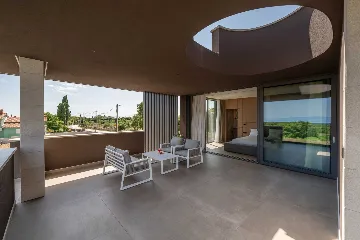 Contemporary Villa Retreat with Pool in Krnica