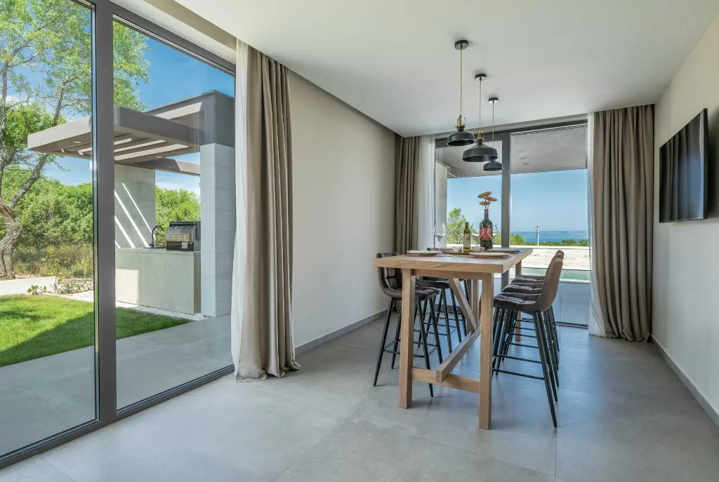Contemporary Villa Retreat with Pool in Krnica