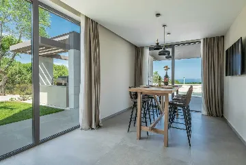 Contemporary Villa Retreat with Pool in Krnica