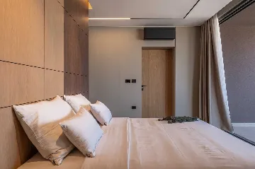 Contemporary Villa Retreat with Pool in Krnica