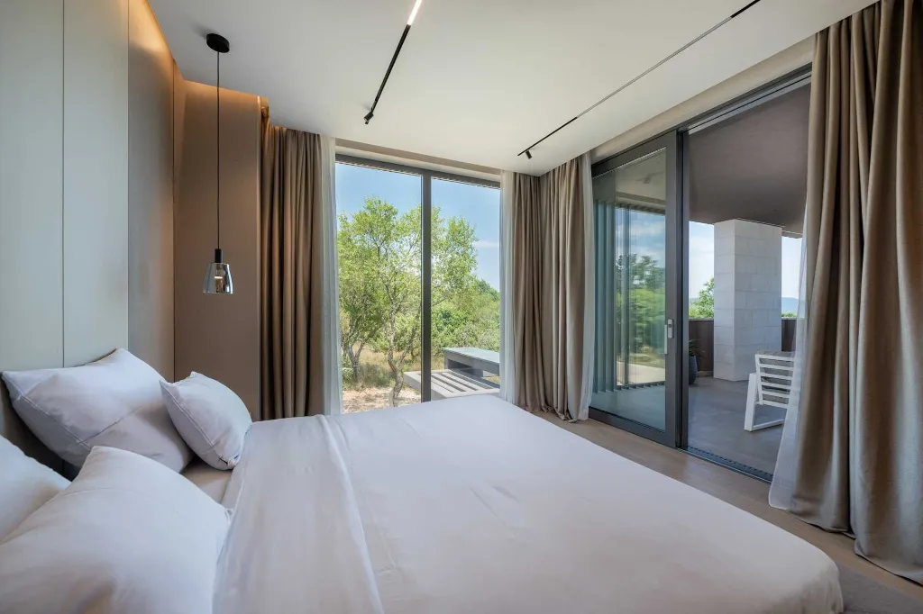 Contemporary Villa Retreat with Pool in Krnica