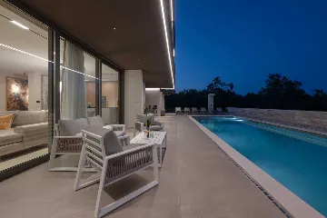 Contemporary Villa Retreat with Pool in Krnica