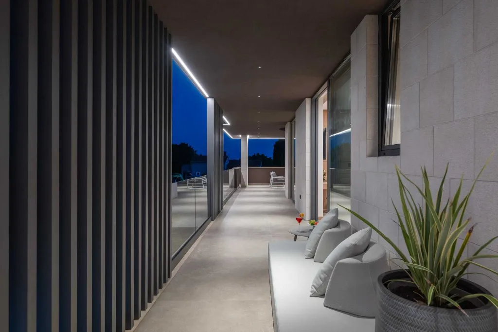Contemporary Villa Retreat with Pool in Krnica