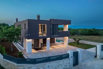 Contemporary Villa Retreat with Pool in Krnica