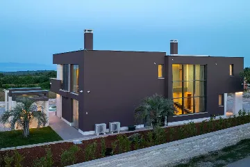 Contemporary Villa Retreat with Pool in Krnica