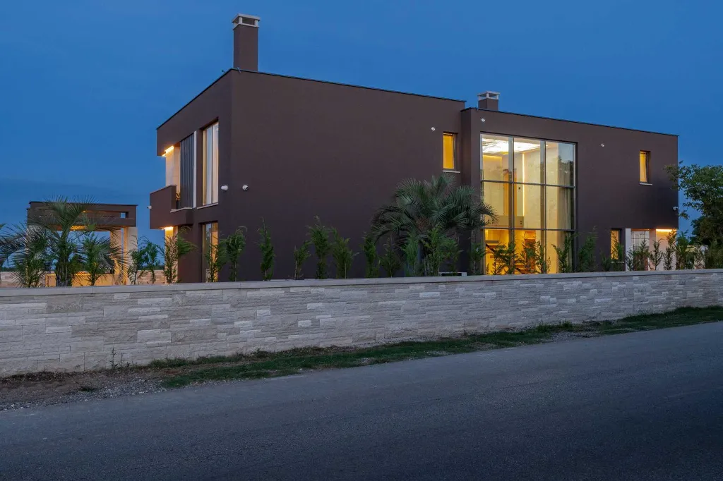 Contemporary Villa Retreat with Pool in Krnica