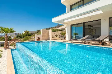 Modern Family Villa with Pool in Okrug Gornji