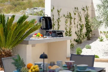 Modern Family Villa with Pool in Okrug Gornji