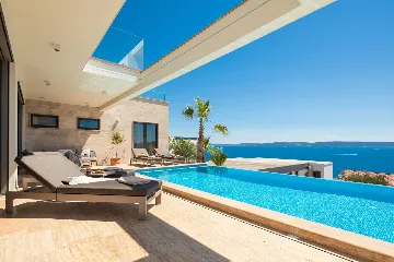 Modern Family Villa with Pool in Okrug Gornji