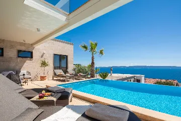 Modern Family Villa with Pool in Okrug Gornji