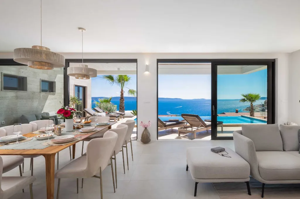 Modern Family Villa with Pool in Okrug Gornji