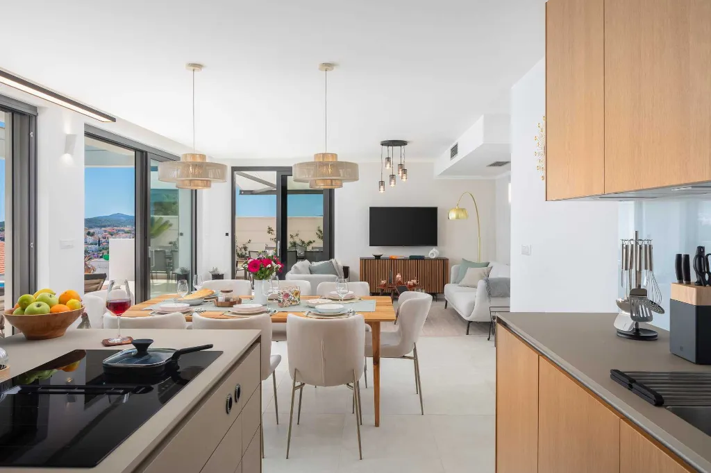 Modern Family Villa with Pool in Okrug Gornji