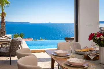 Modern Family Villa with Pool in Okrug Gornji