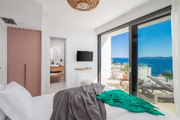 Modern Family Villa with Pool in Okrug Gornji