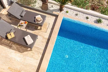 Modern Family Villa with Pool in Okrug Gornji