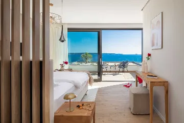 Modern Family Villa with Pool in Okrug Gornji