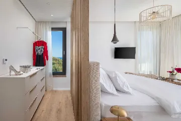 Modern Family Villa with Pool in Okrug Gornji