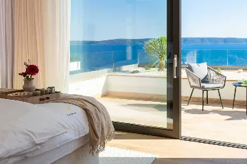 Modern Family Villa with Pool in Okrug Gornji