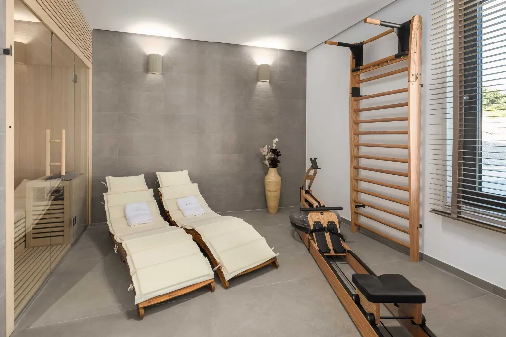 Modern Family Villa with Pool in Okrug Gornji