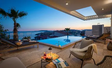 Modern Family Villa with Pool in Okrug Gornji