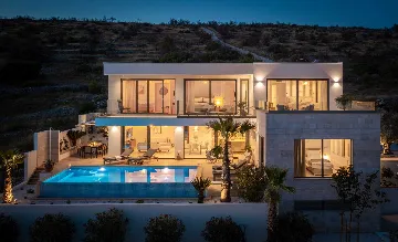 Modern Family Villa with Pool in Okrug Gornji