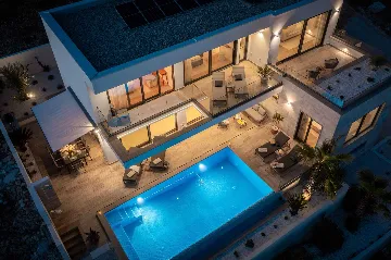 Modern Family Villa with Pool in Okrug Gornji