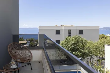 Modern Villa with Heated Pool and Jacuzzi, Makarska