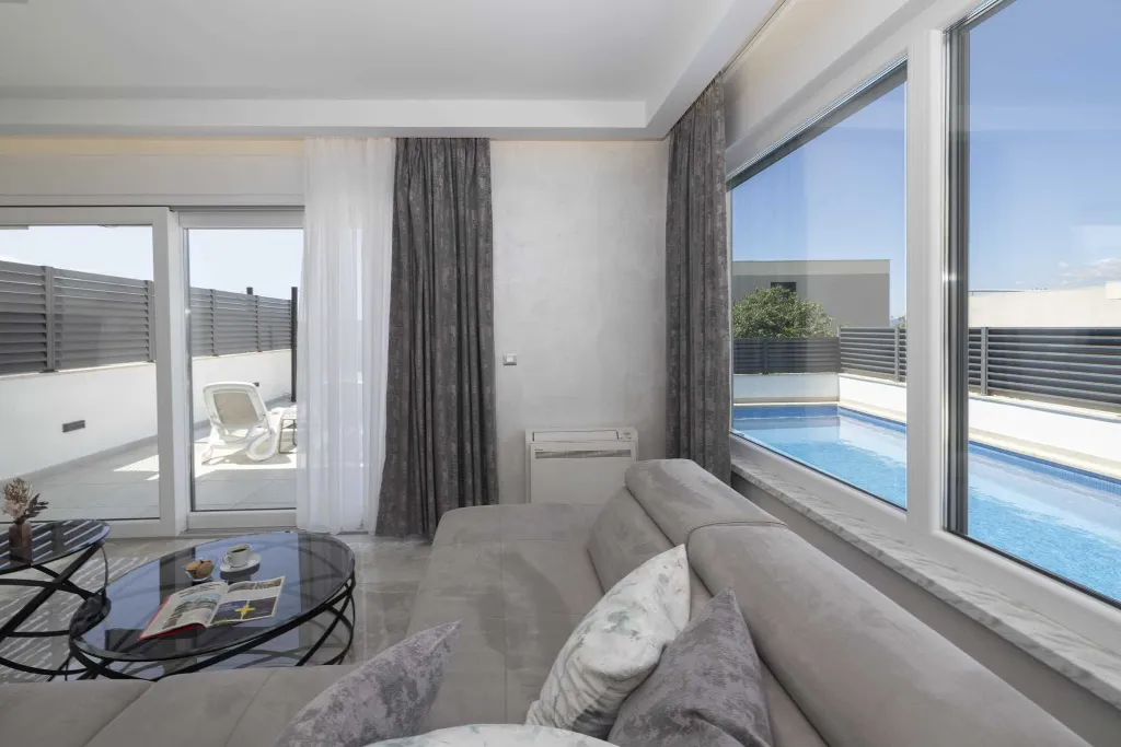 Modern Villa with Heated Pool and Jacuzzi, Makarska